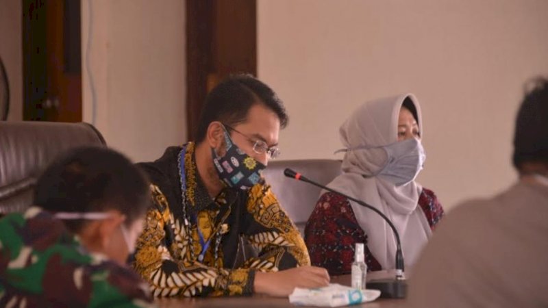 Bupati Sinjai Andi Seto Asapa dan Wabup, Andi Kartini Ottong.