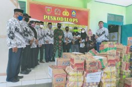Peringati Hardiknas, Disdikbud Jeneponto Sumbang Satu Ton Beras dan Uang Rp100 Juta untuk Covid-19