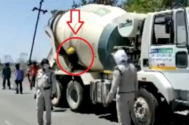 Tidak Ada Angkutan Umum, 18 Pekerja Nekat Menumpang Truk Mixer Semen tapi Kepergok Polisi