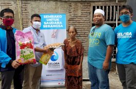 Partai Gelora Makassar Bagi-bagi Sembako untuk Warga Terdampak Corona