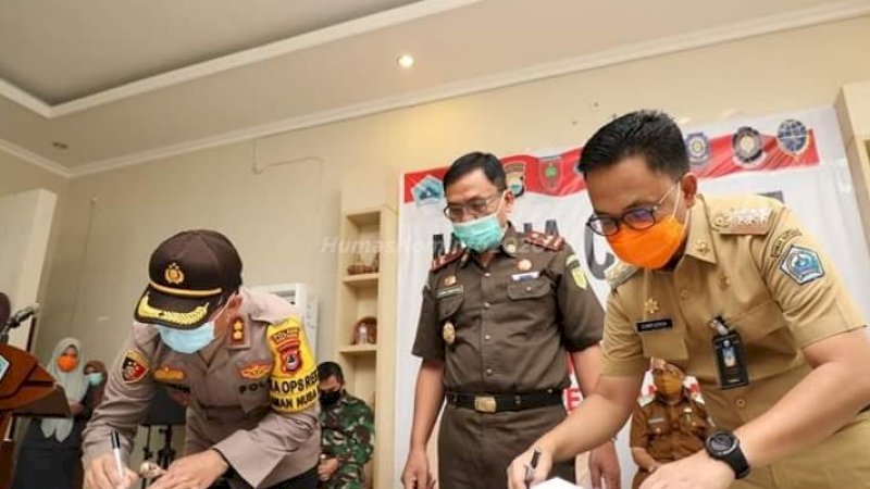 Pemerintah Kabupaten Bantaeng meneken nota kesepahaman (MoU) dengan Aparat Penegak Hukum (APH) dalam rangka refocusing anggaran untuk dana desa.&nbsp;