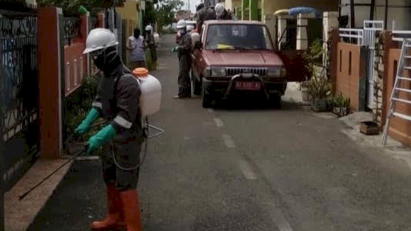 Tim Gugus Tugas Penanganan Covid-19 Bulukumba kembali melakukan sterilisasi di Kelurahan Caile, Kecamatan Ujung Bulu, Selasa (5/5/2020).

