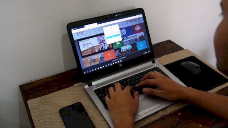 PT Astra Honda Motor (AHM) mendukung aktivitas belajar mengajar di rumah melalui kehadiran portal e-learning Edukasi Satu Hati untuk 683 SMK binaan Astra Honda yang tersebar di seluruh provinsi di Indonesia.