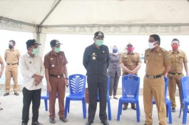 Bupati Barru dan Wabup Bergantian Pantau Posko Perbatasan, Semangati Petugas
