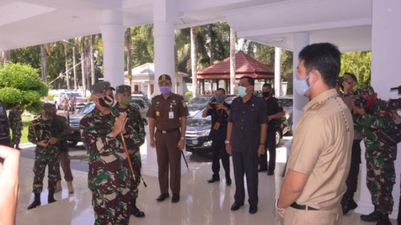 Danrem 141 Toddopuli, Brigjen TNI Djashar Djamil melakukan kunjungan kerja di Kabupaten Sinjai, Selasa (5/5/2020).&nbsp;