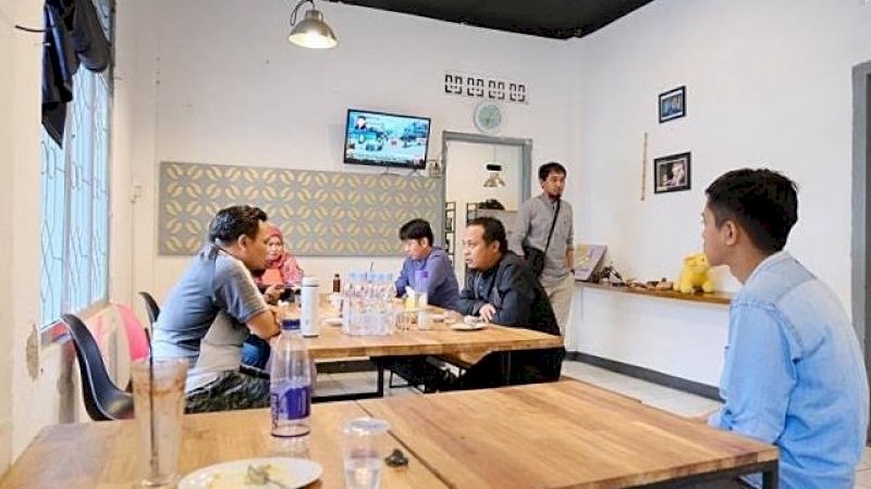 Wagub Sulsel Andi Sudirman Sulaiman bersama Wabup Enrekang, Asman.