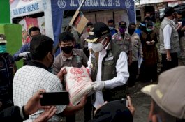 Pemkot Parepare Salurkan 700 Paket Sembako untuk Warga Terdampak Covid-19