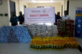 AKOM Bantaeng Lakukan Baksos, Salurkan 135 Paket Sembako kepada Warga Sekitar