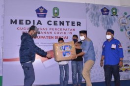 NasDem Serahkan Bantuan untuk Covid-19, Bupati Sinjai: Salam untuk Pak Rusdi Masse