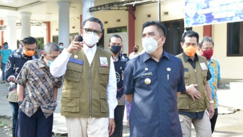 Gubernur Sulawesi Selatan, Prof Nurdin Abdullah berkunjung ke Kabupaten Maros, Jumat pagi (8/5/2020).