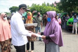 Bantuan Sosial Dampak Covid-19 Barru Resmi Disalurkan