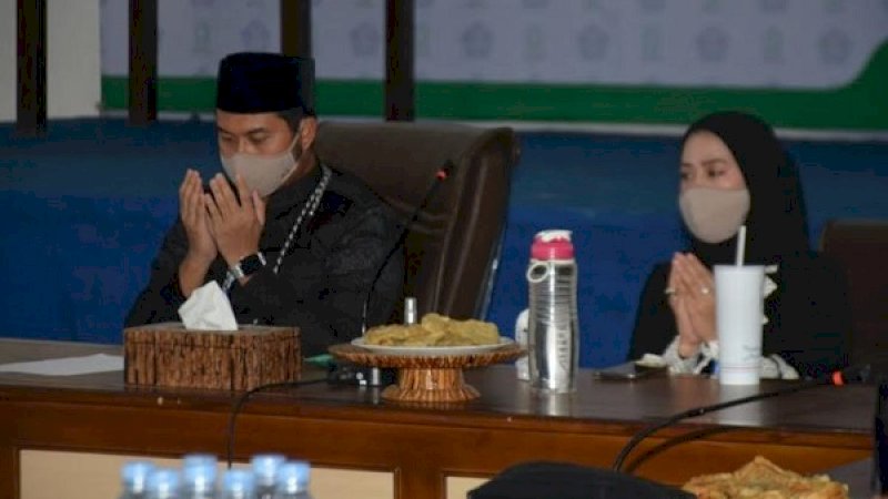 Peringatan Nuzululquran 1441 H tingkat Provinsi Sulawesi Selatan digelar secara virtual, Sabtu malam (9/5/2020). Di Kabupaten Sinjai bertempat di Media Center Gugus Tugas Penanganan Covid-19 Sinjai.