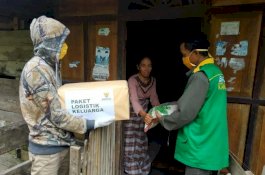 Pedagang Takut Masuk karena Corona, BAZNas Bulukumba Bantu Warga Baturapa dan Kahayya