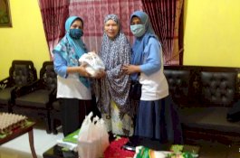 I Lasembi SMAN 200/1 Watansoppeng Berbagi Sesama