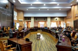 Rapat Paripurna DPRD Jeneponto Digelar Daring, Peserta Tes Suhu Tubuh Sebelum Masuk Ruangan