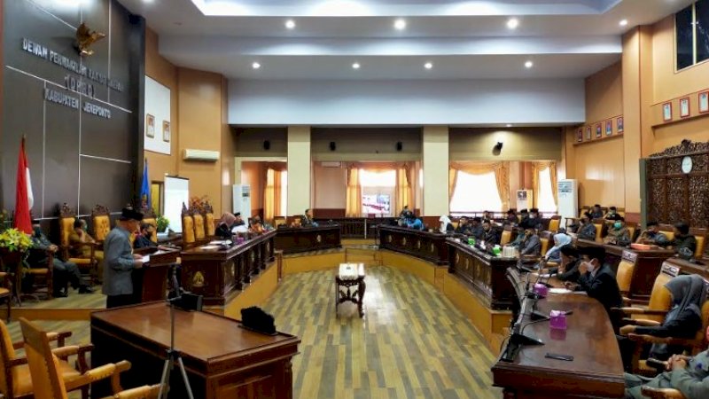 Rapat paripurna DPRD Jeneponto digelar dalam jaringan (daring) atau online, Selasa (12/5/2020).