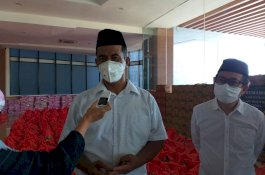 Bos PT.Tiran Group Bagi-bagi 15 ribu Paket Sembako untuk Anak Yatim dan Tukang Becak