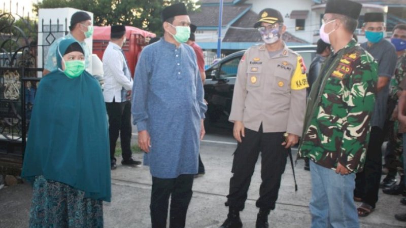 Perhatian dan kerja keras para pimpinan Forum Komunikasi Pimpinan Daerah (Forkopimda) Barru dan jajarannya dalam melindungi warga dari penyebaran corona, benar-benar terasa selama dua bulan terakhir.