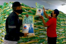 TSM Salurkan 8 Ton Beras untuk Warga Terdampak Pandemi Covid-19
