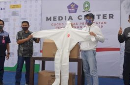 Satgas Covid-19 Sinjai Dapat Bantuan APD dari Kodim 1424