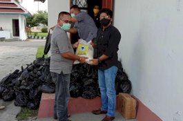 Golkar Lutra Bagi-bagi 1.000 Paket Sembako untuk Masyarakat Terdampak Corona