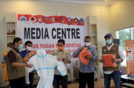 Dandim 1410 Salurkan 50 Paket Hazmat ke Pemkab Bantaeng