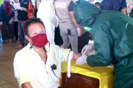 Hasil Rapid Test 44 Pedagang Negatif Corona, Taufan Pawe: Jangan Layani Pembeli Tak Bermasker