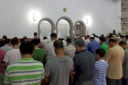 Ikut Tarawih Berjemaah yang Dipimpin Imam Positif Covid-19, Sembilan Jemaah Tertular Corona