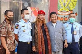 Bebas dari Penjara, Habib Bahar Kenakan Baret Merah Bintang Lima