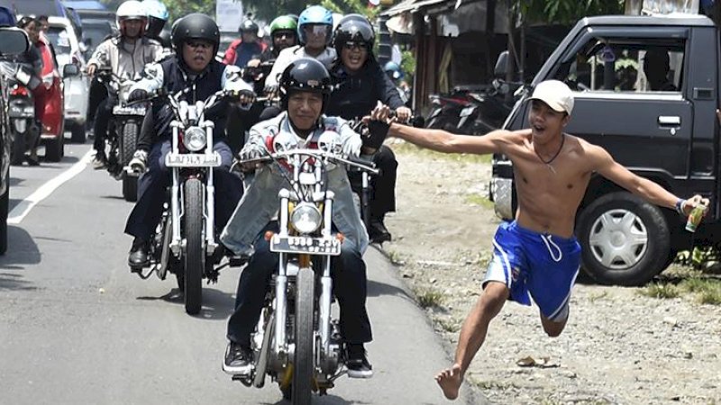 Presiden Jokowi dengan motor Choppernya beberapa waktu lalu.