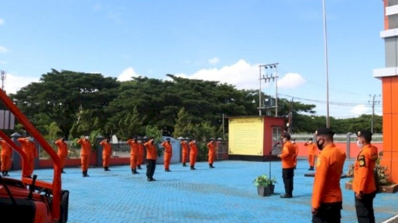 Lebaran Idulfitri semakin dekat. Kantor Pencarian dan Pertolongan Makassar menggelar apel siaga SAR khusus lebaran tidak mudik tahun 1141 H di di area Bandara Sultan Hasanuddin.&nbsp;