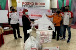 Astra Motor Makassar Bareng Komunitas Salurkan Bantuan ke Tenaga Medis