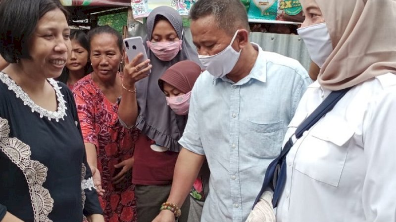 Anggota DPRD Sulsel, Andi Nirawati mengunjungi bocah korban perundungan di Pangkep, Senin (18/5/2020).&nbsp;