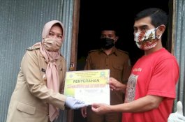 Salurkan BLT, Wabup Sinjai: Rayakan Idulfitri dengan Sederhana