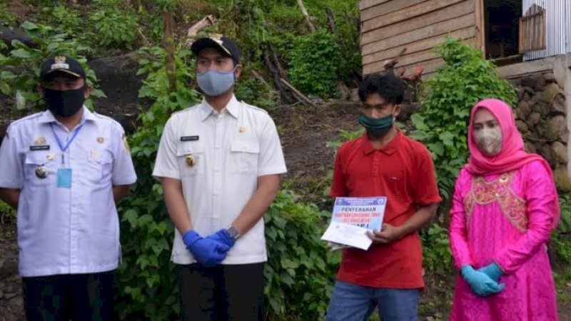 Bupati Sinjai, Andi Seto Asapa di Desa Tompobulu.