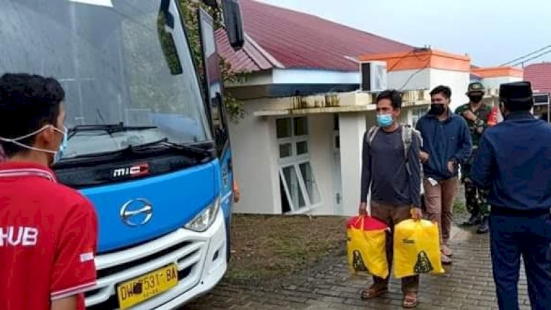 Sempat Tertahan 2 Bulan di Malaysia, Warga Wajo Akhirnya Dipulangkan ke Rumah