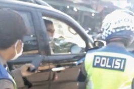 Fakta Polisi di Bandung Tantang Berkelahi Petugas PSBB saat Ditegur karena Tak Pakai Masker