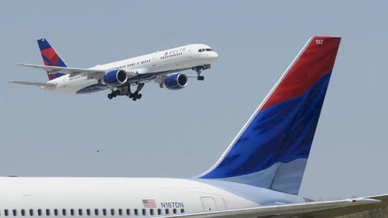 Delta Air Lines dan United Airlines diblokir terbang masuk ke China sebagai buntut ketegangan pemerintah AS dan China. Ilustrasi. (AFP/Barry Williams/Getty Images).
