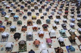 Cerita Satu Keluarga dan Satu Perawat Positif Covid-19 Usai Salat Idulfitri di Masjid