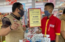Gugus Tugas Covid-19 Bantaeng Tingkatkan Sosialisasi Penggunaan Masker di Minimarket