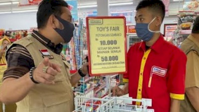 Gugus Tugas Covid-19 Bantaeng Tingkatkan Sosialisasi Penggunaan Masker di Minimarket
