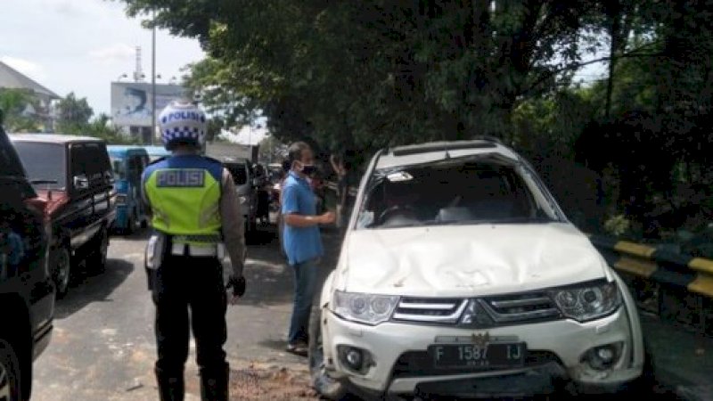 Mobil Eggi Sudjana yang kecelakaan di Cibinong.