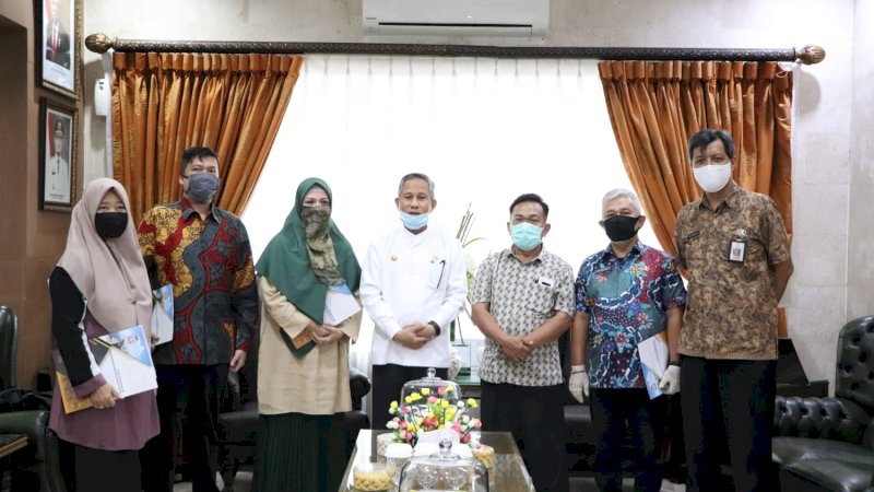 fpto:Penyerahan surat tugas diserahkan secara langsung oleh Pj Wali kota Makassar di rujab Walikota, Jumat (30/5/2020).