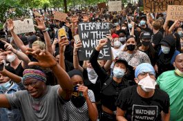 Gedung Putih Dikepung Pengunjuk Rasa, Trump Bergegas ke Bunker Bawah Tanah