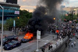 Saudara George Floyd Minta Kerusuhan Dihentikan, Trump Ancam Kerahkan Militer