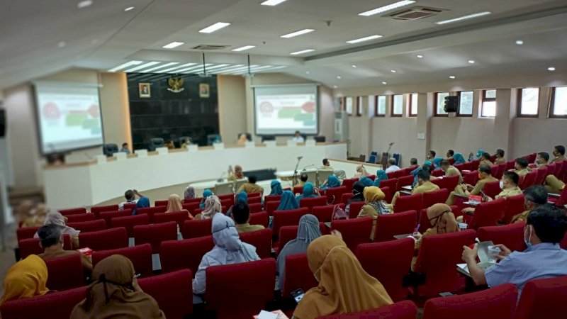 FOTO:Selasa (2/6/2020) Ketua TP PKK Kota Makassar Andi Masniawati Z Yusran bersama dengan Penjabat Wali Kota Makassar Prof Yusran Yusuf bersama seluruh kepala SKPD lingkup pemerintahan Kota Makassar membahas program kerja untuk memulihkan kota dari wabah ini.