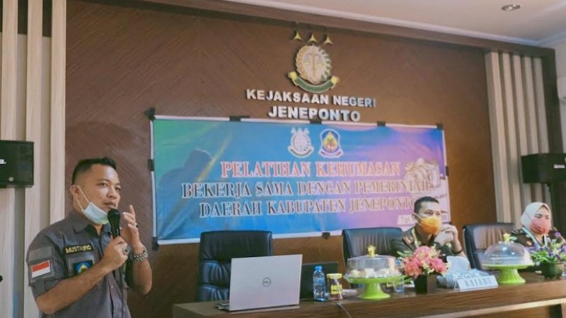 Pelaksana tugas Kepala Bagian Humas Pemda Jeneponto, Mustaufiq Patta 