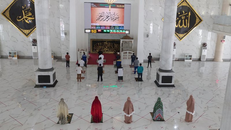 Simulasi penerapan protokol kesehatan di Masjid Agung Syekh Yusuf Kabupaten Gowa. 