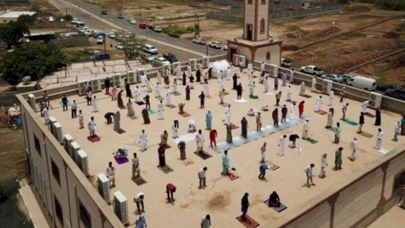 Salat Jumat di atas masjid resmi dilarang di Arab Saudi.