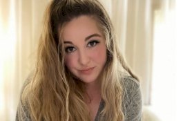 Kerjanya Cuma Posting Foto Kaki, Wanita Ini Kantongi Rp90 Juta per Bulan